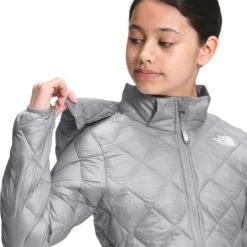 The North Face Thermoball Eco Hoodie - Girls 2022 -Obermeyer Sales 3077823NF0A5GC6 A91 modelhood3 1